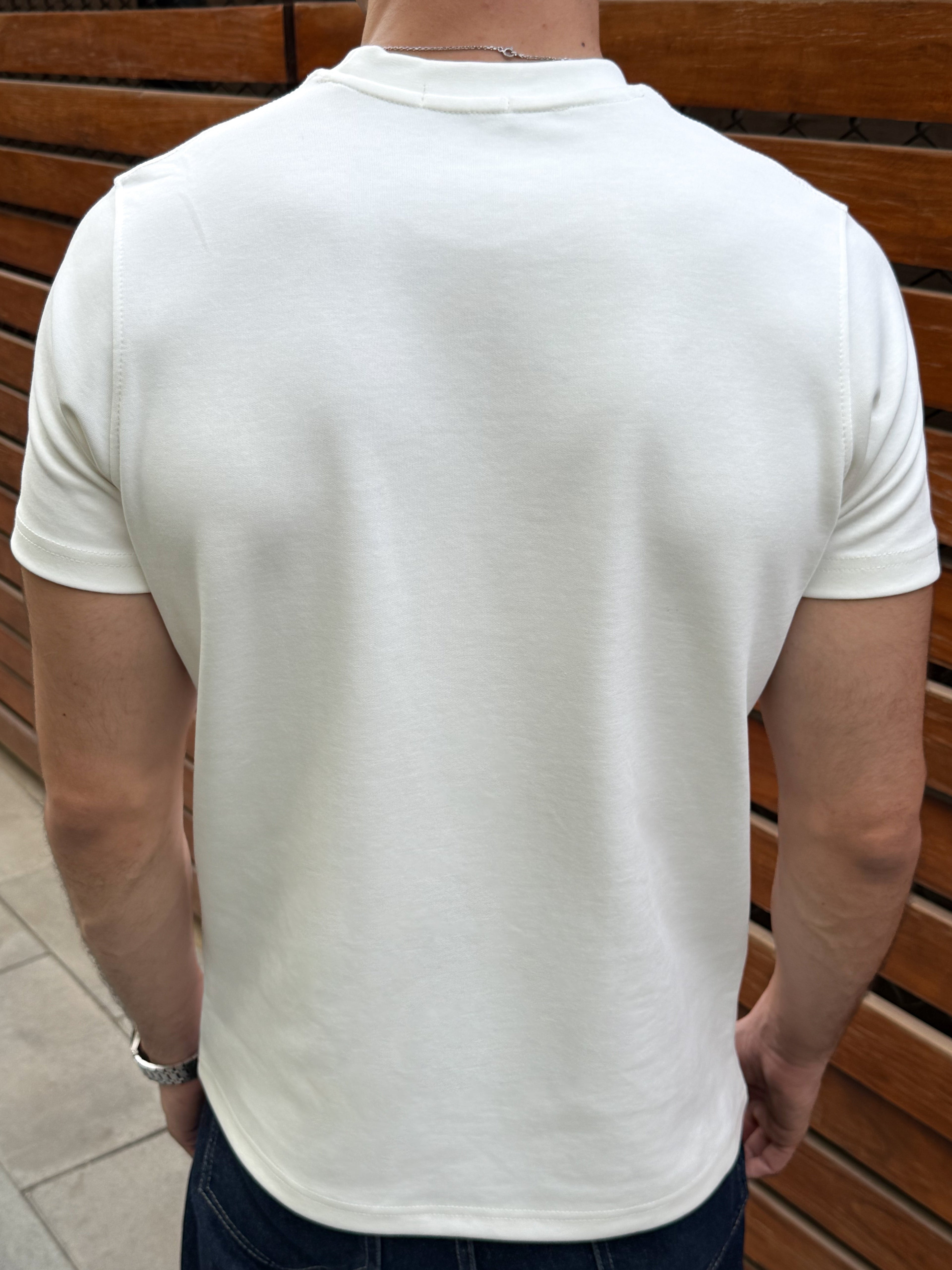 Basic T-Shirt - White